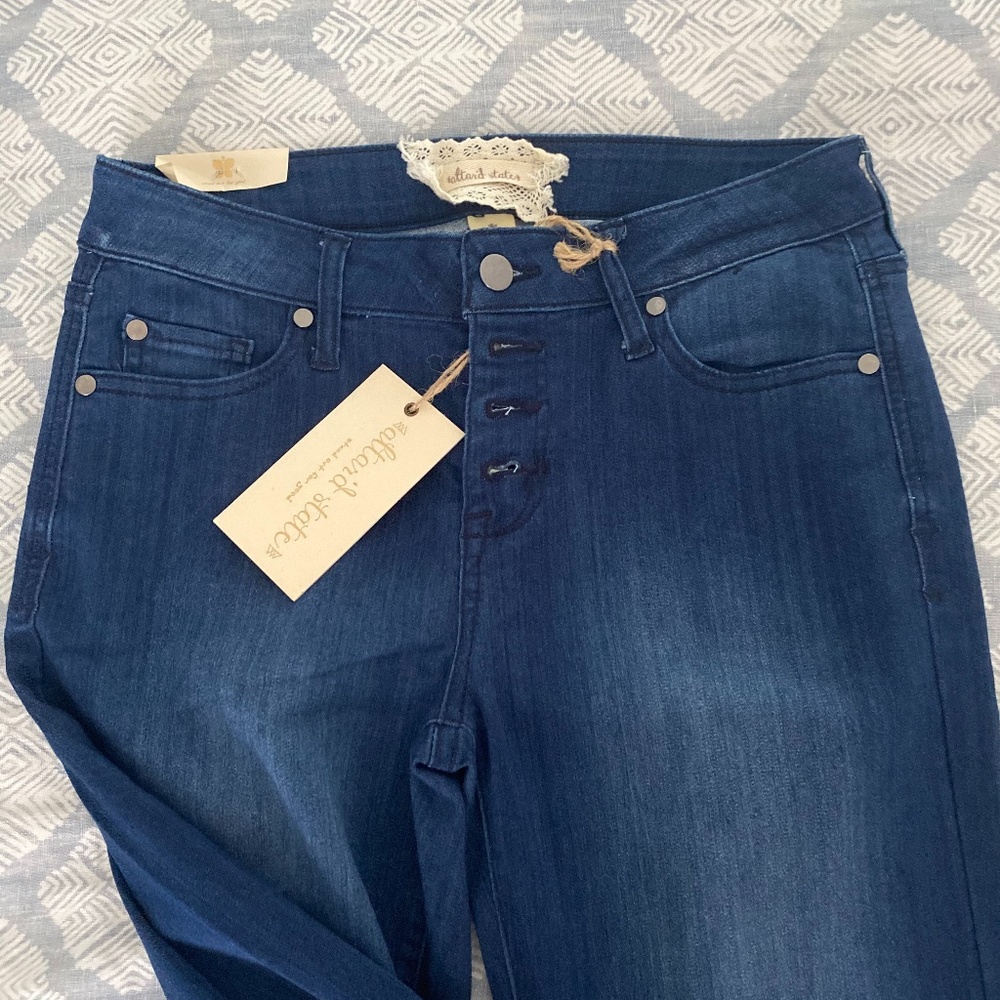 ** NEVER WORN! ** Altar'd State Jeans
